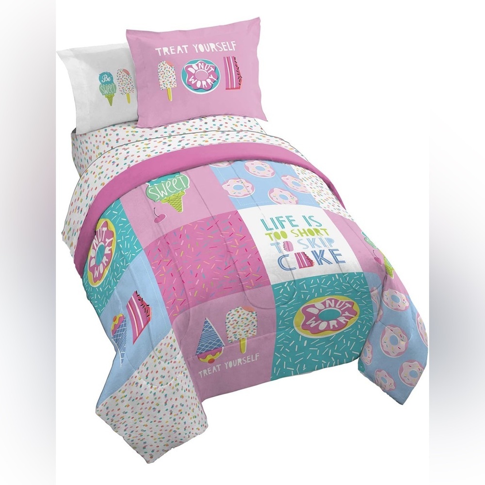 Jay Franco Trend Collector Be Sweet 7 Piece Full Bed Set - Comforter & Sheet Set